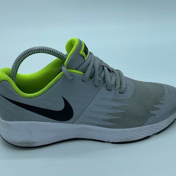 Nike Grade School Star Runner (GS) Running Shoes Gray Kids Size 4.5Y - Picture 1 of 4
